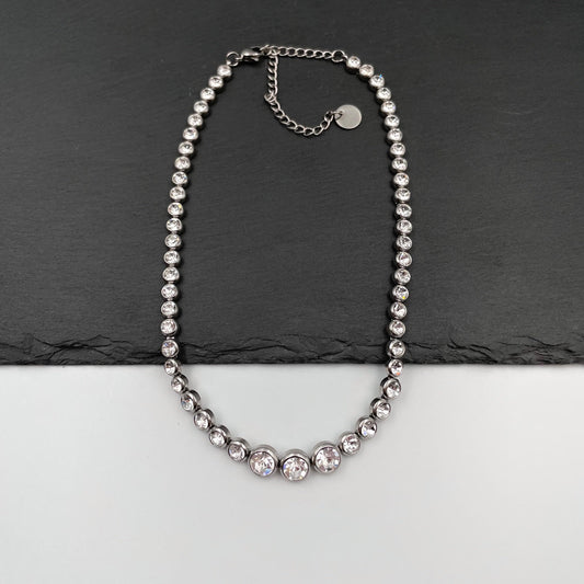 Λεπτομέρεια Riviera Royale από ανοξείδωτο ατσάλι