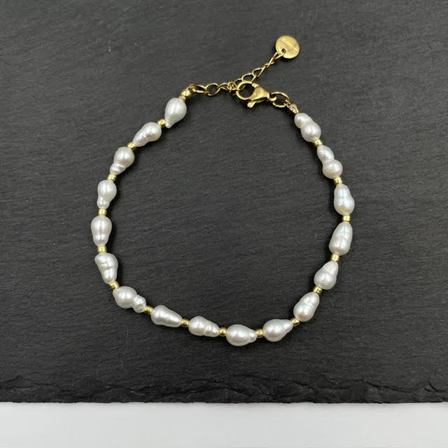 Classic Pearl Bracelet