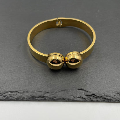 Nora Bangle