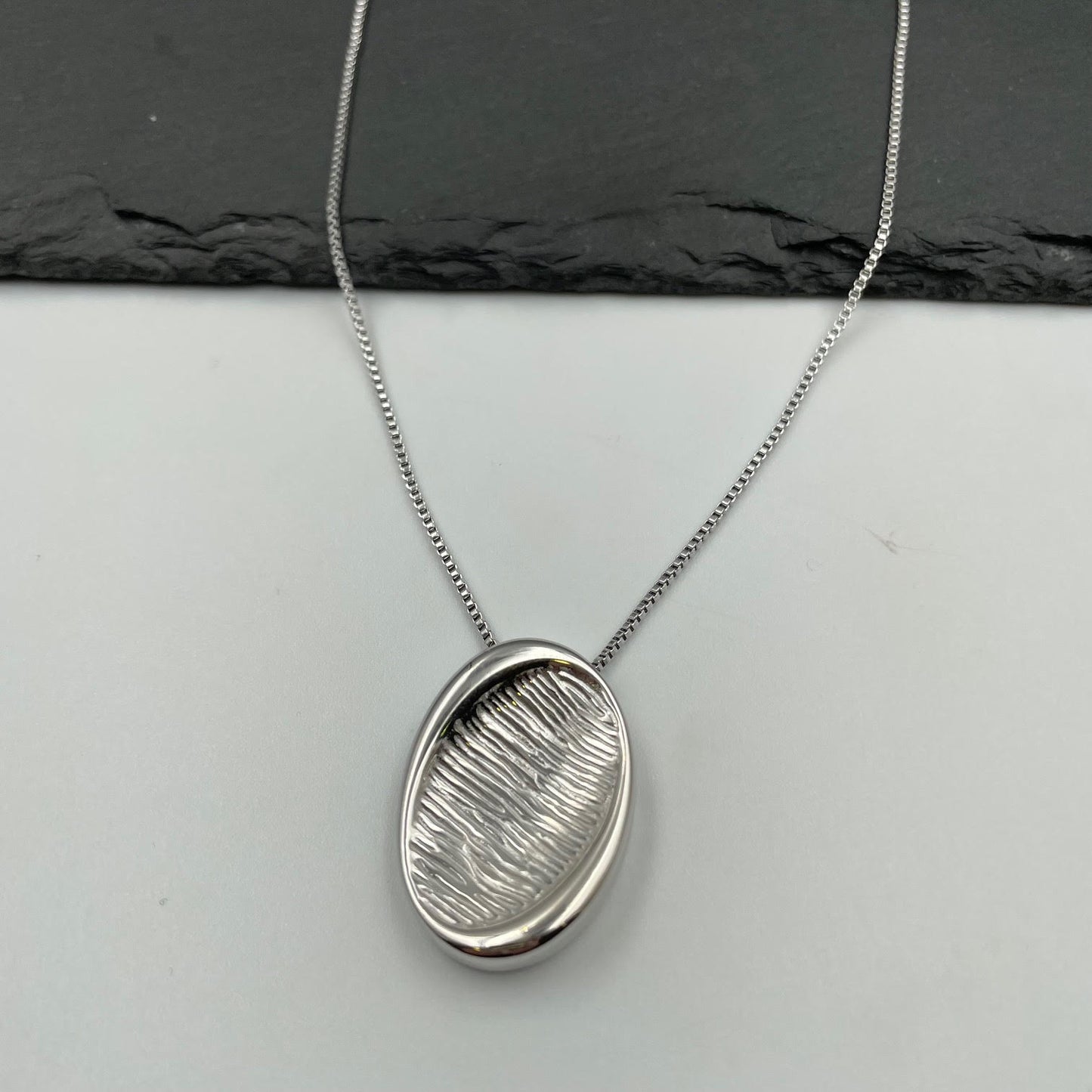 Sia Line Necklace