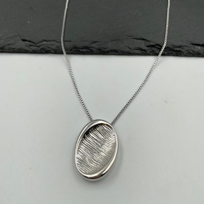 Sia Line Necklace