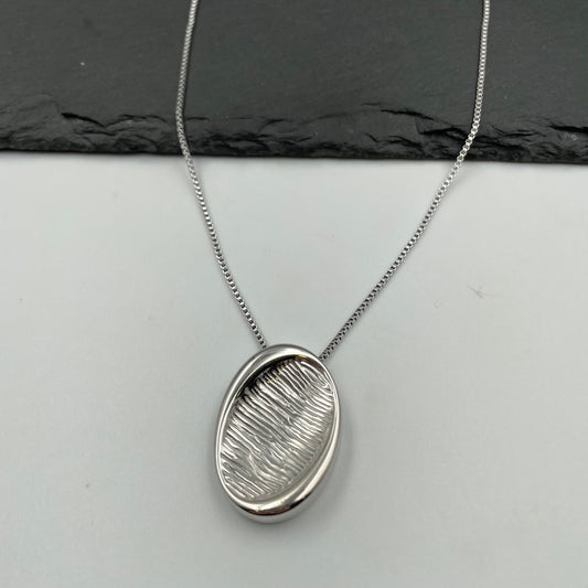 Sia Line Necklace