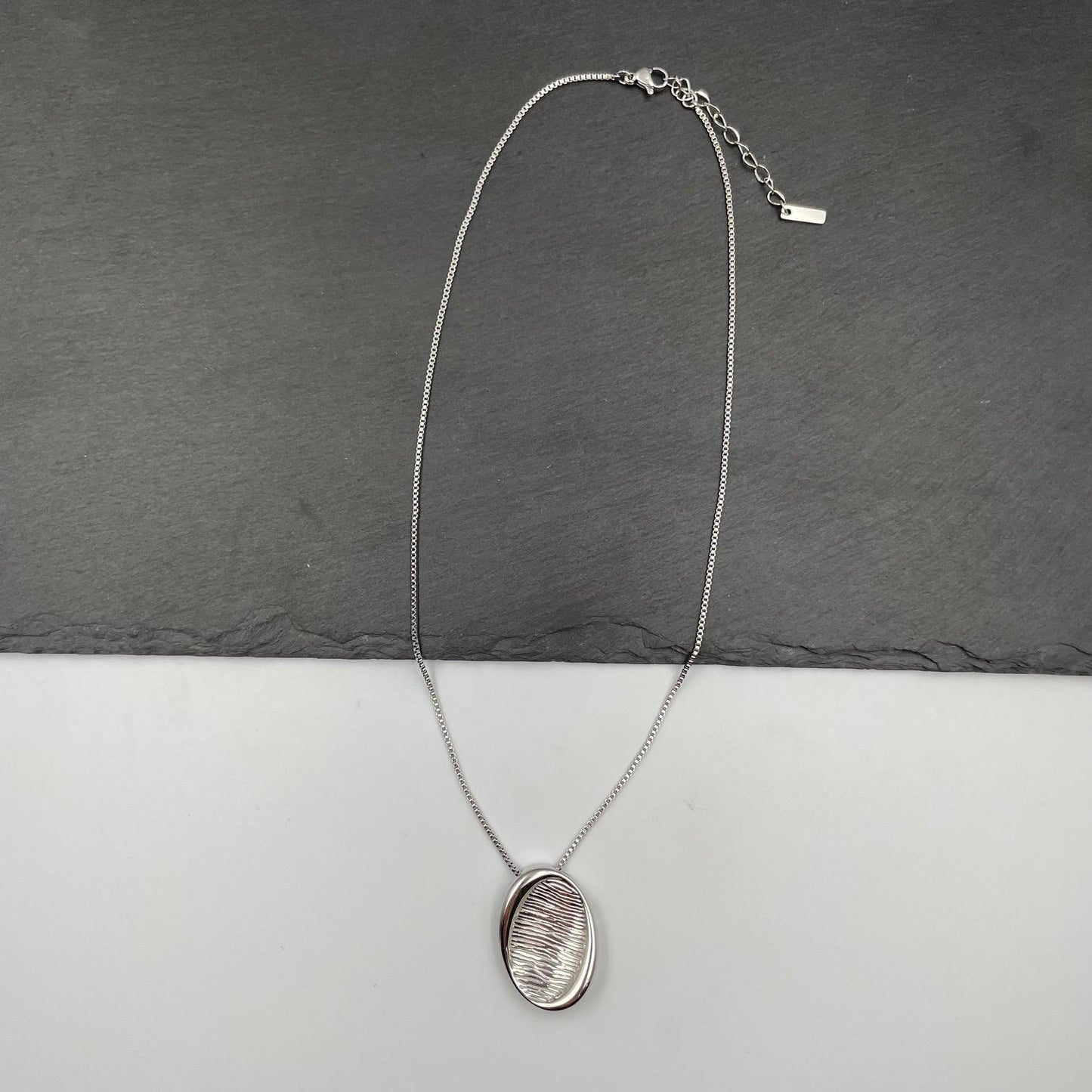 Sia Line Necklace