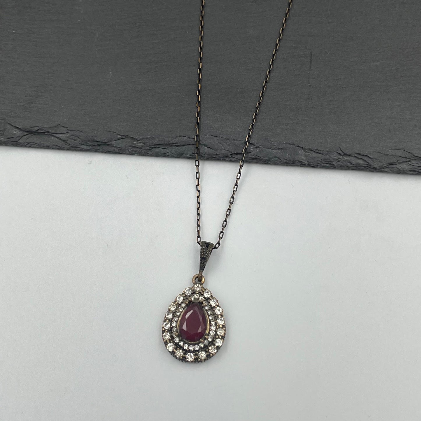 Isabella Necklace - Deep Red - Ατσάλινο Γυναικείο Κολιέ
