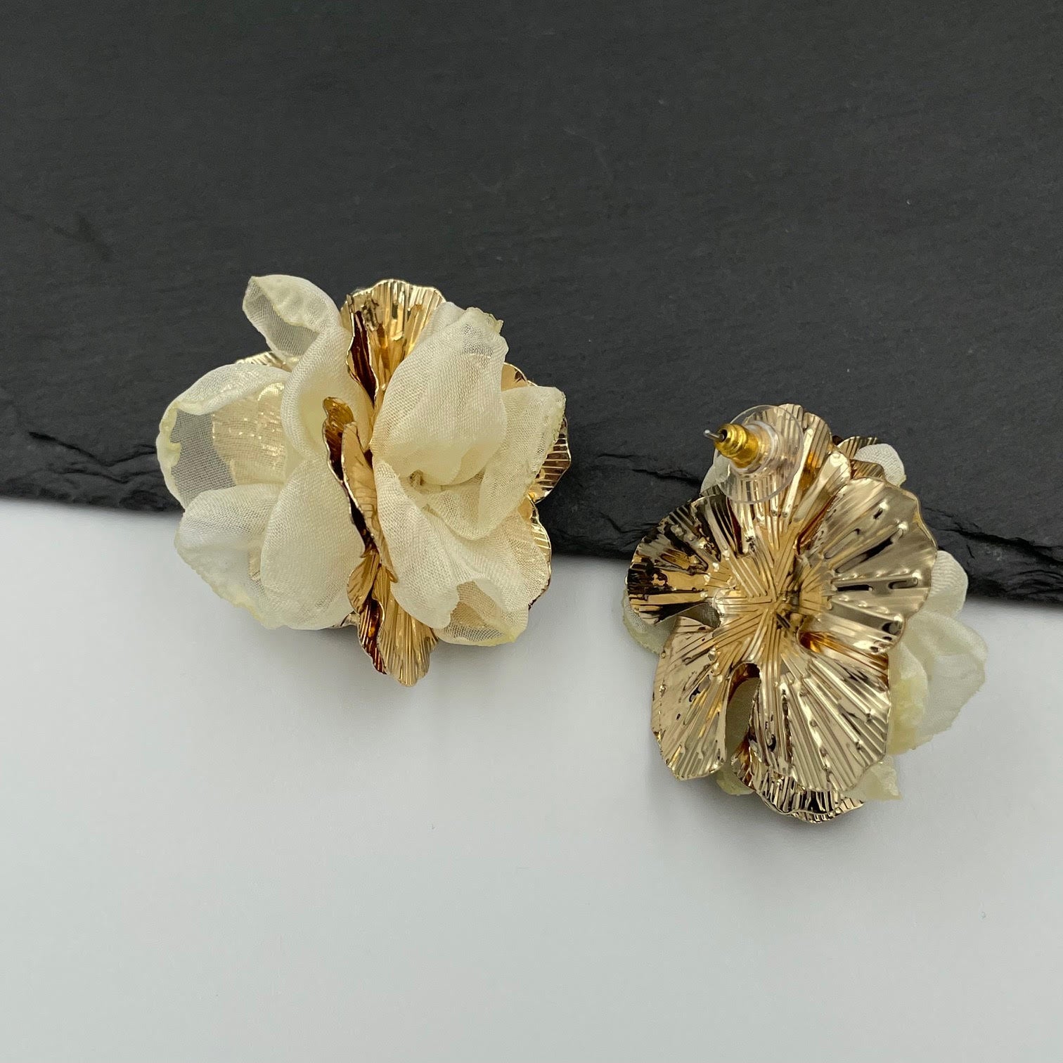 The Petal Power Earrings - Ecru - Γυναικεία Σκουλαρίκια